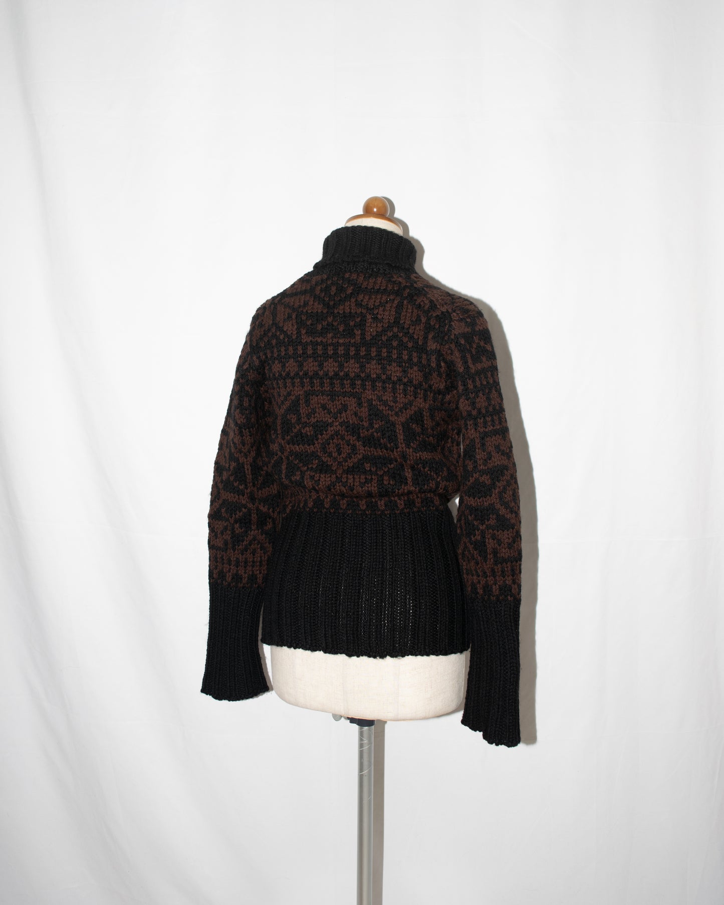 2000s extended-rib high-neck knit
