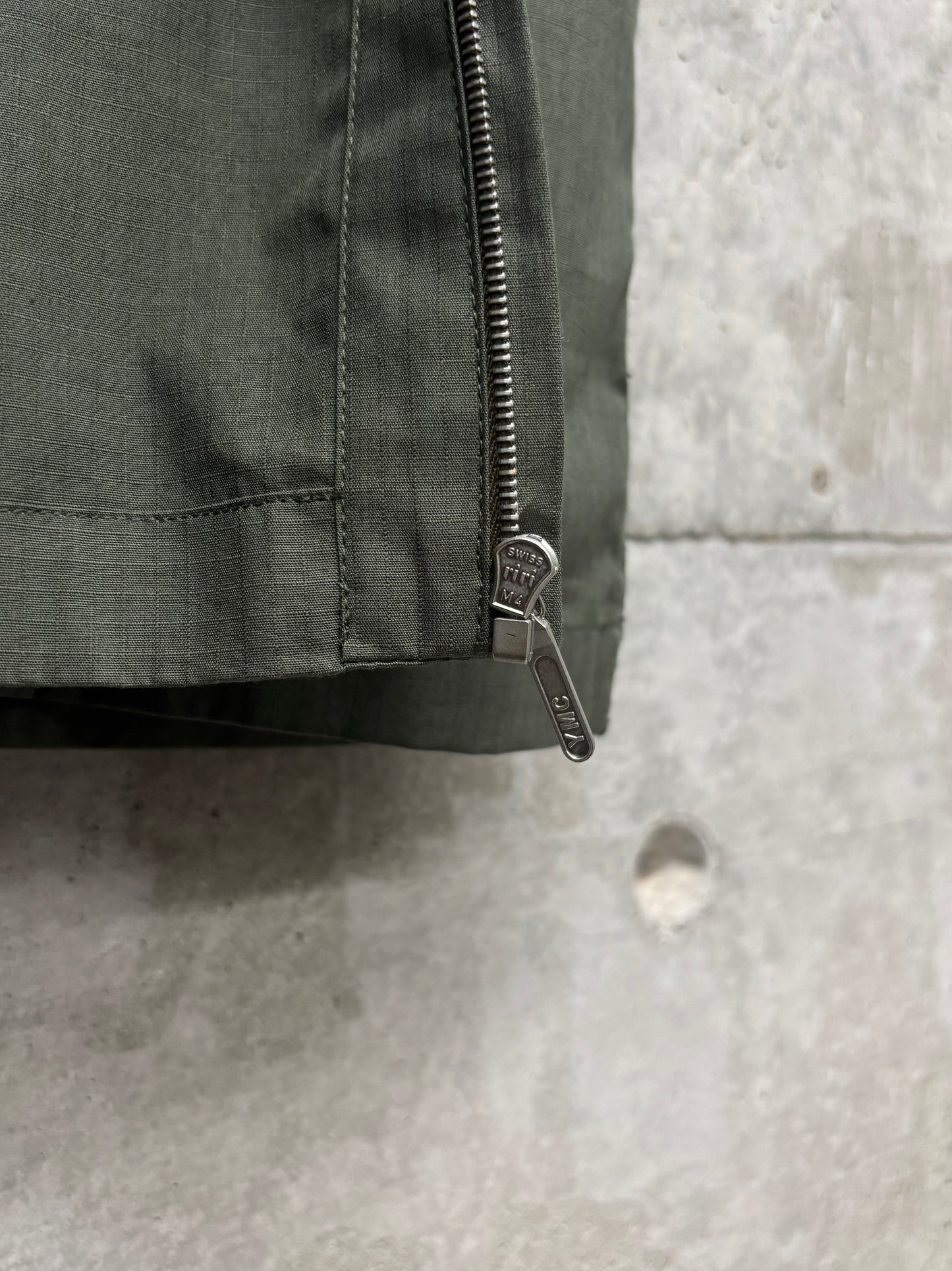 Early2000s Middle sleeved zip-up shirt