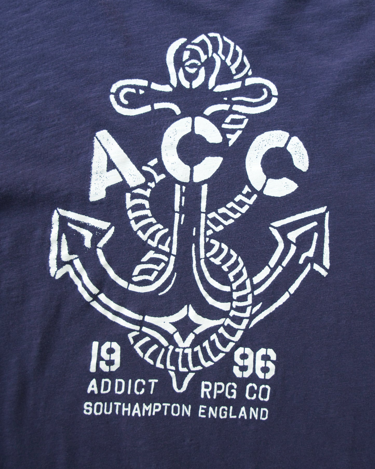 2000s graphic tee