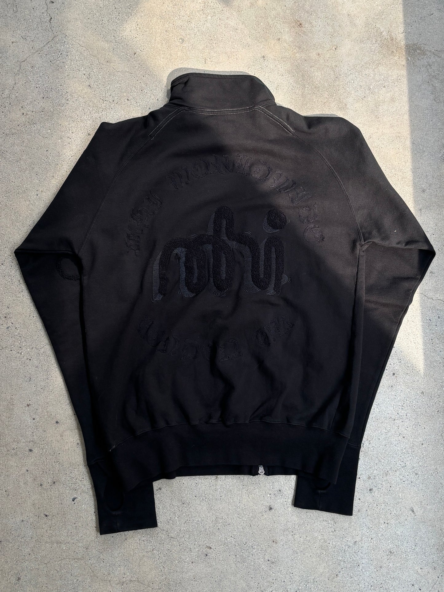 Shifted zip-up embroidered sweat