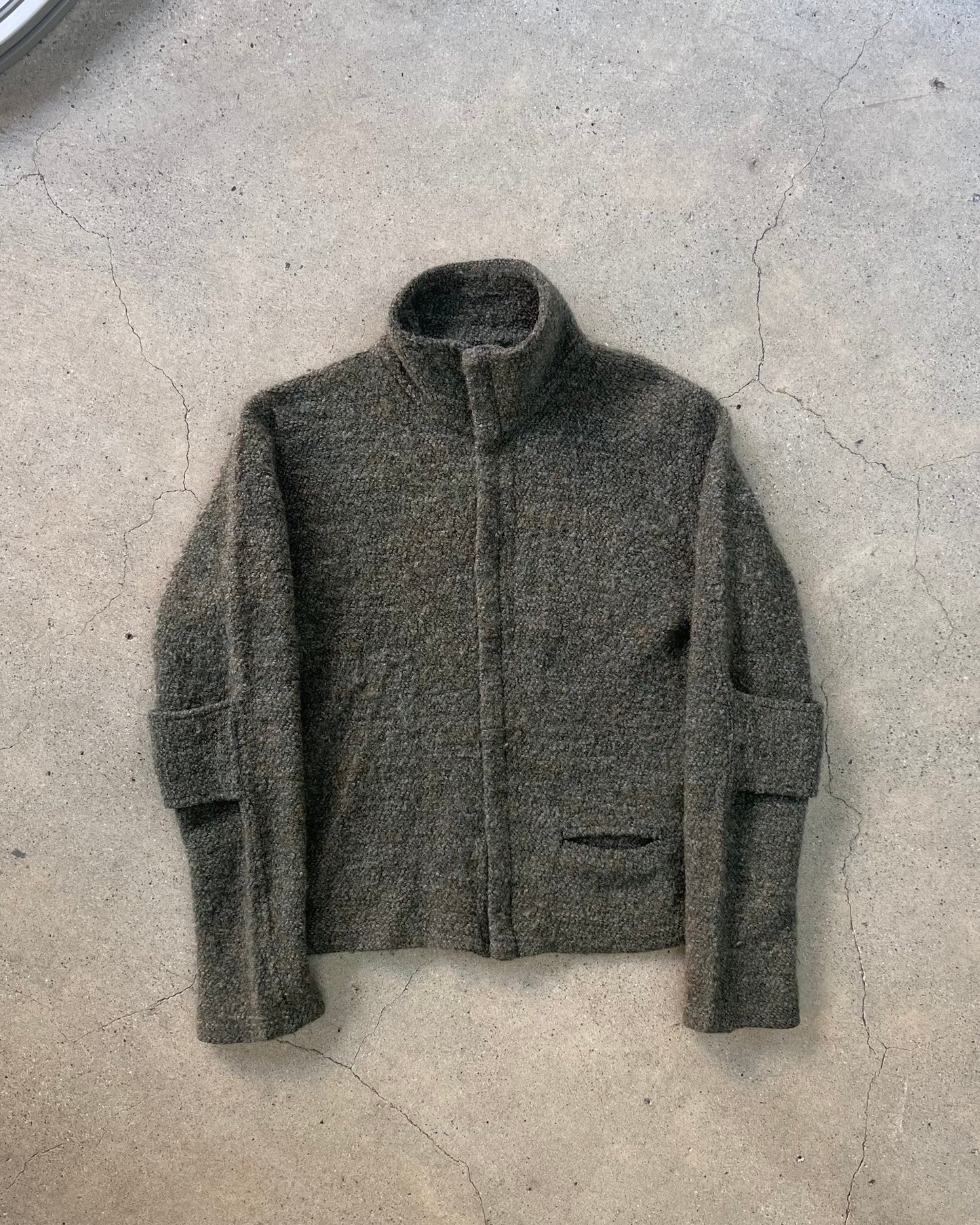 Late1990s-Early2000s elbow designed zip-up jumper